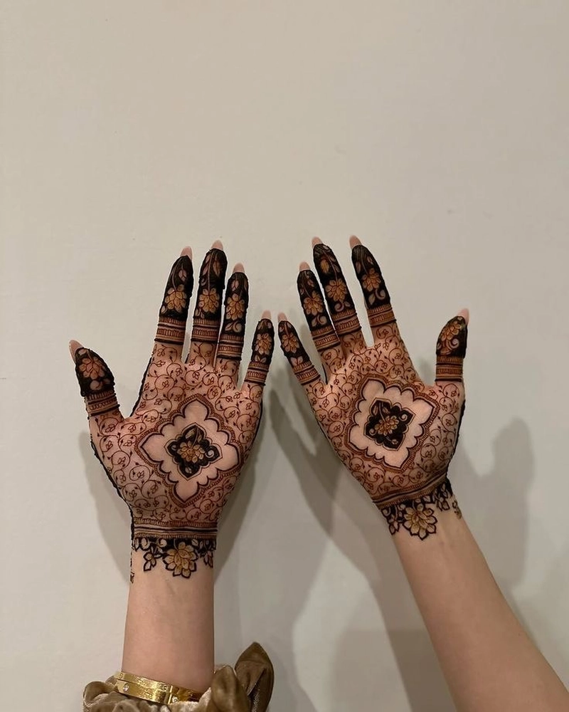 side wrist mehndi design