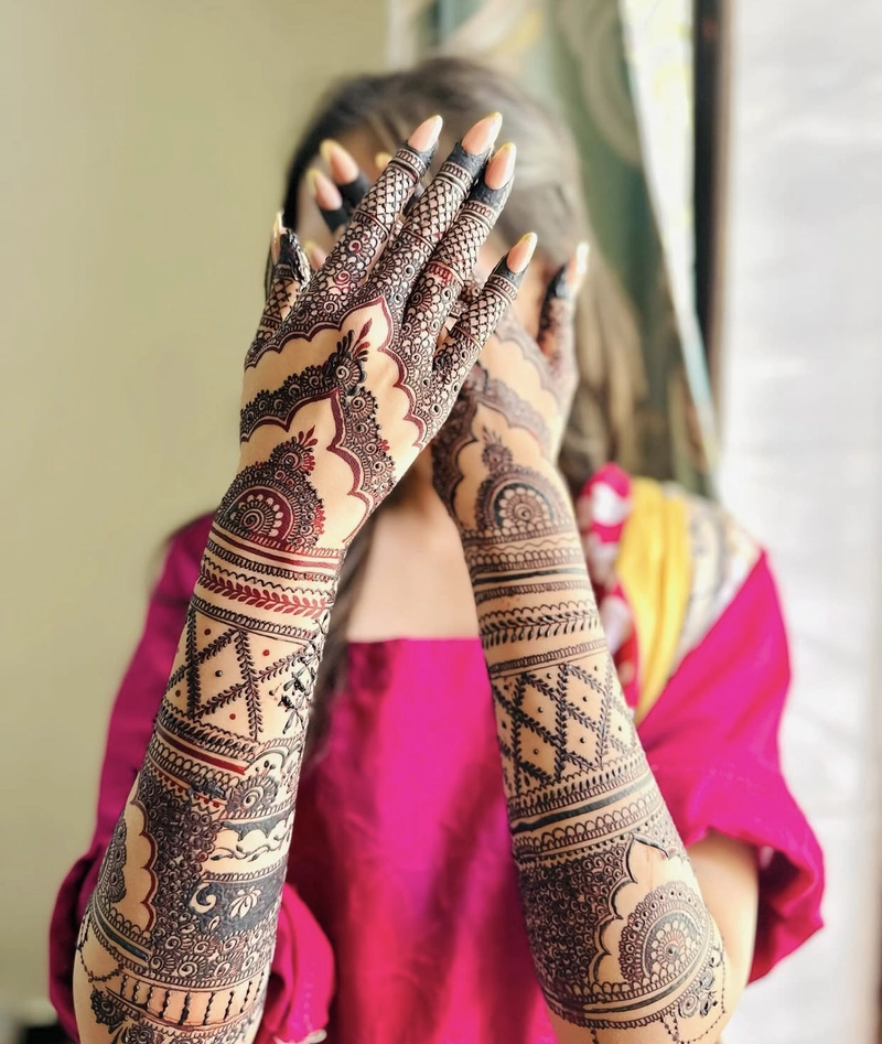simple arabic bridal stylish back hand mehndi design