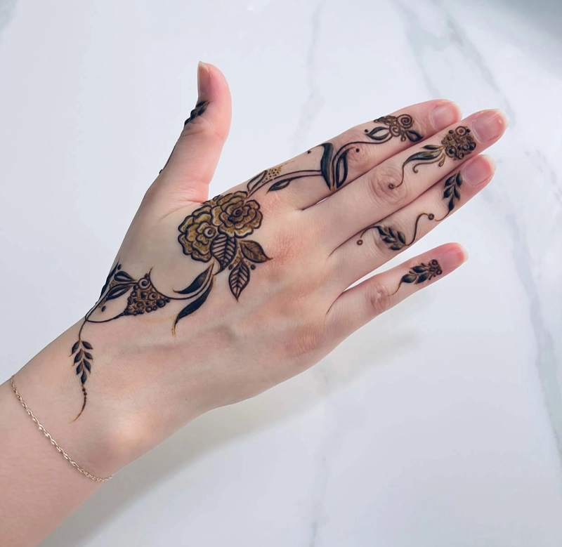 simple floral design mehndi