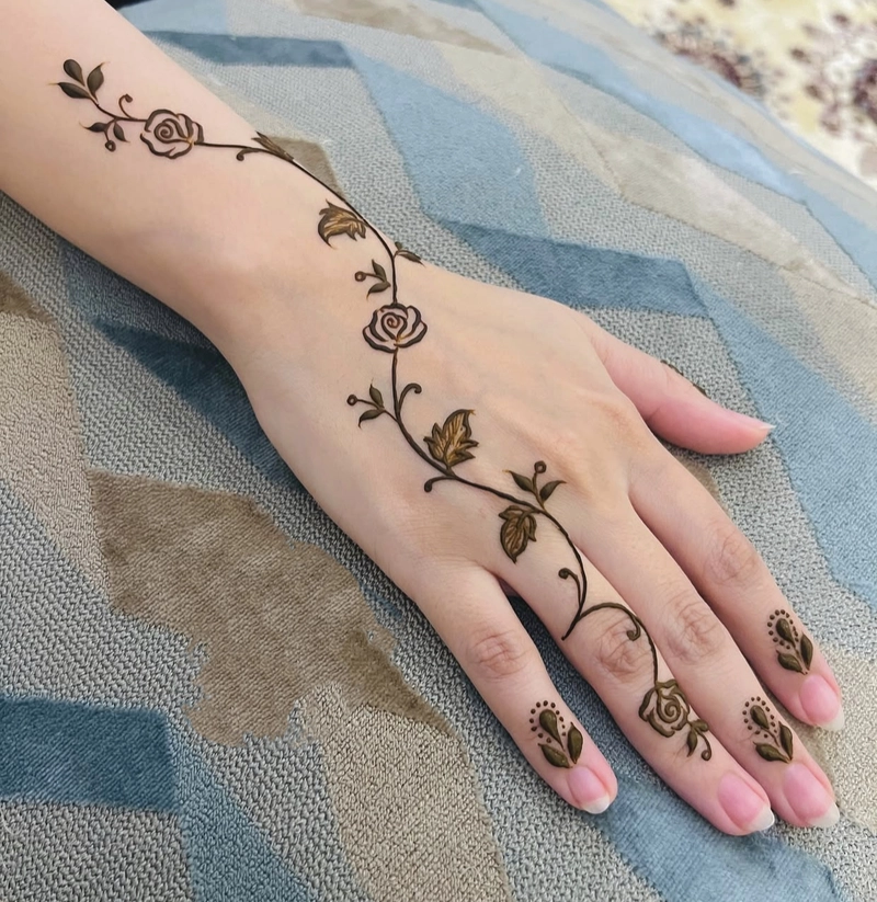 simple floral mehndi