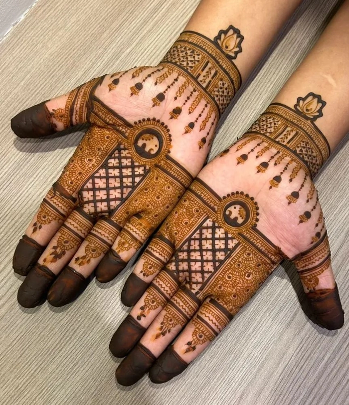 simple groom mehndi design 2025