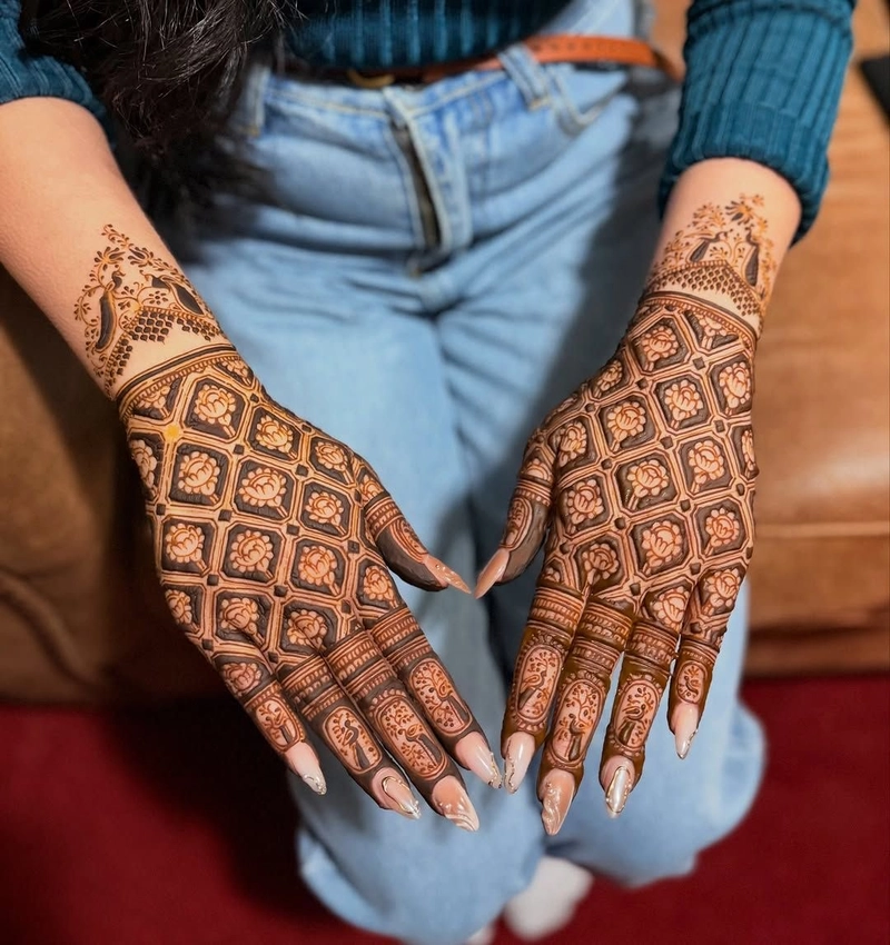 simple lotus mehndi design photo