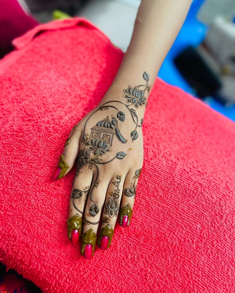 simple lotus mehndi design