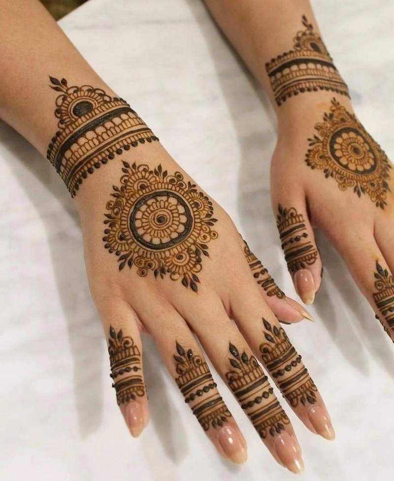 simple mehendi design indian photos