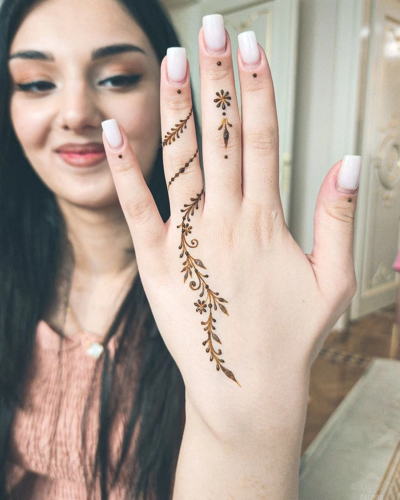 simple mehndi design for fingers only