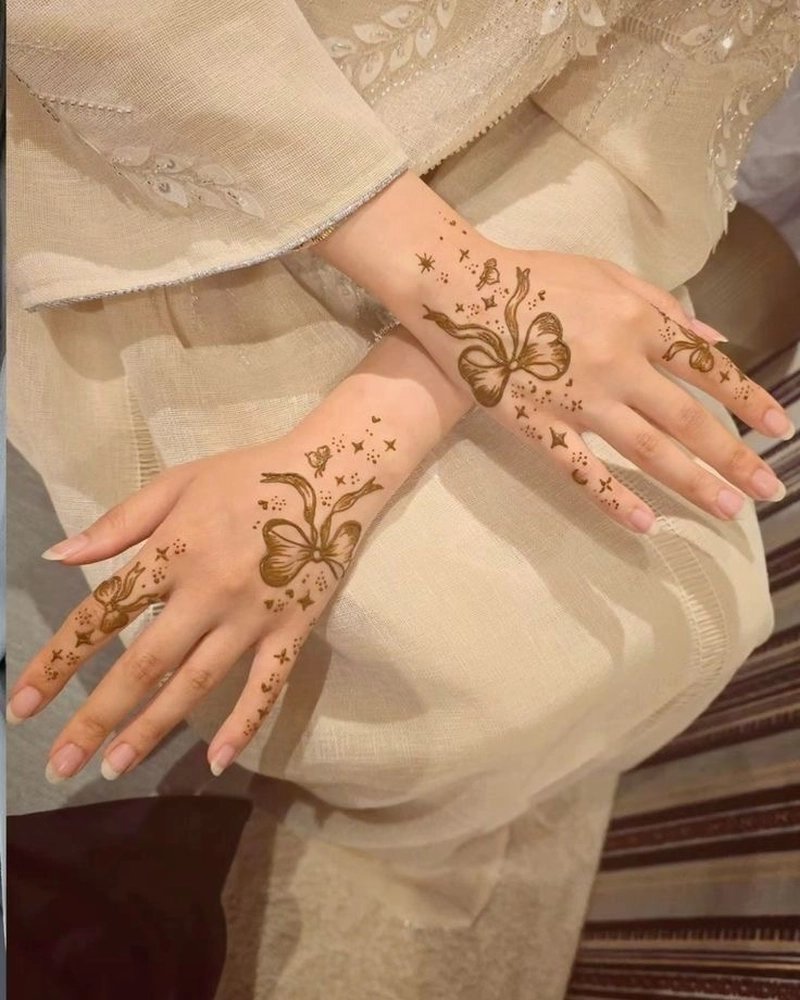 simple mehndi designs for kids front hand