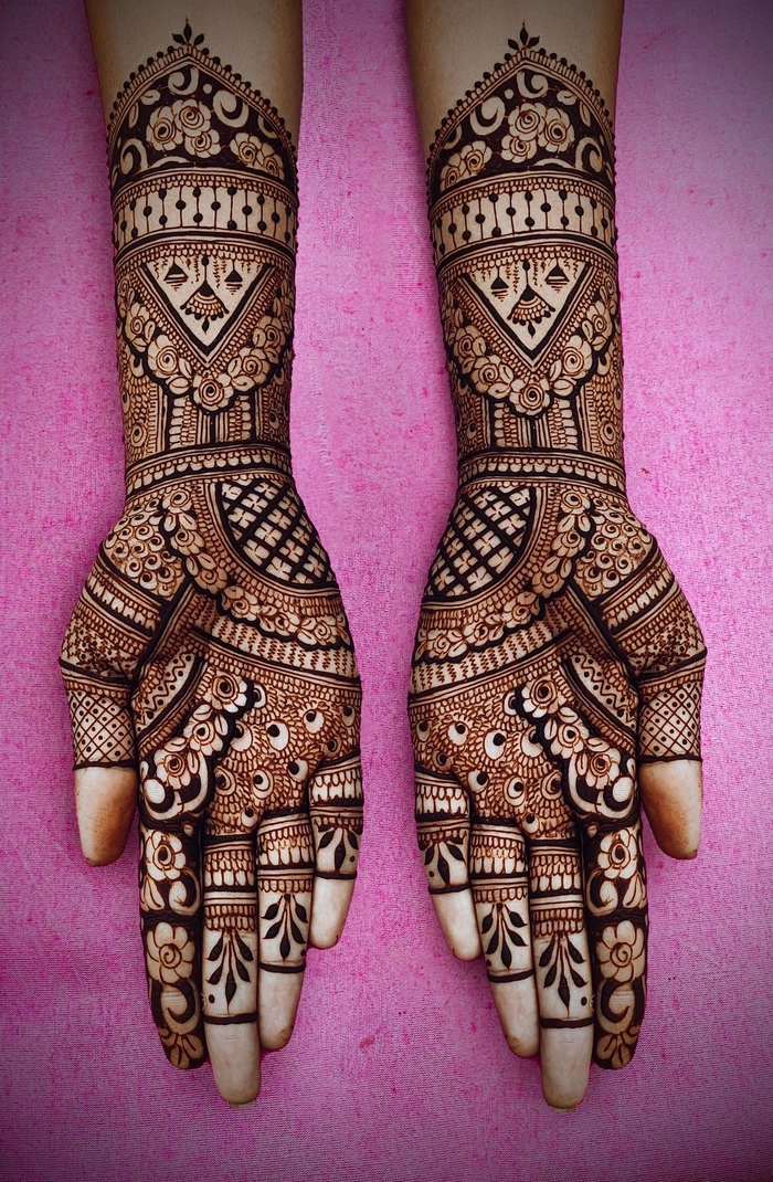 simple stylish western mehndi design