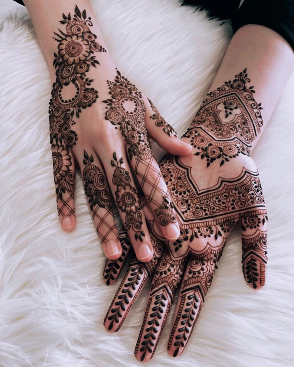 simple unique mehndi design for raksha bandhan