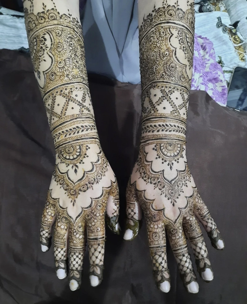 stylish back hand designs bridal