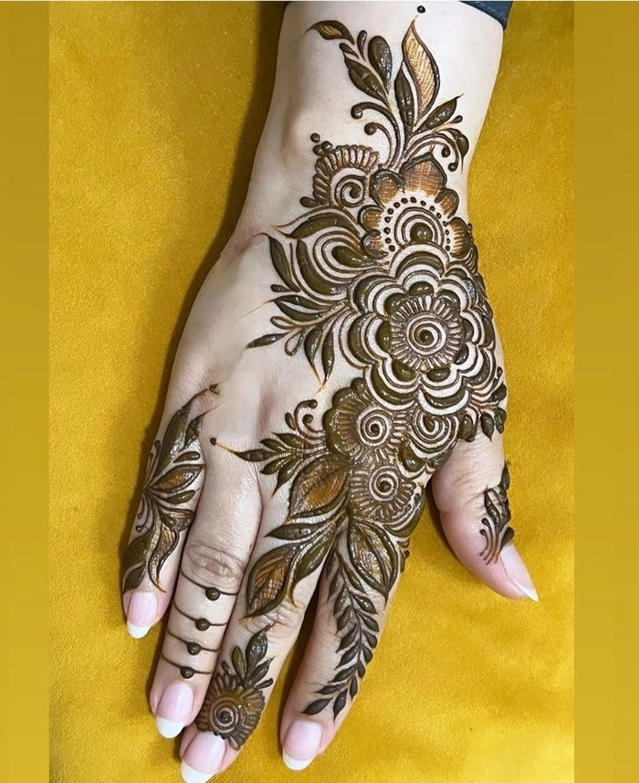 stylish upper hand mehndi design arabic