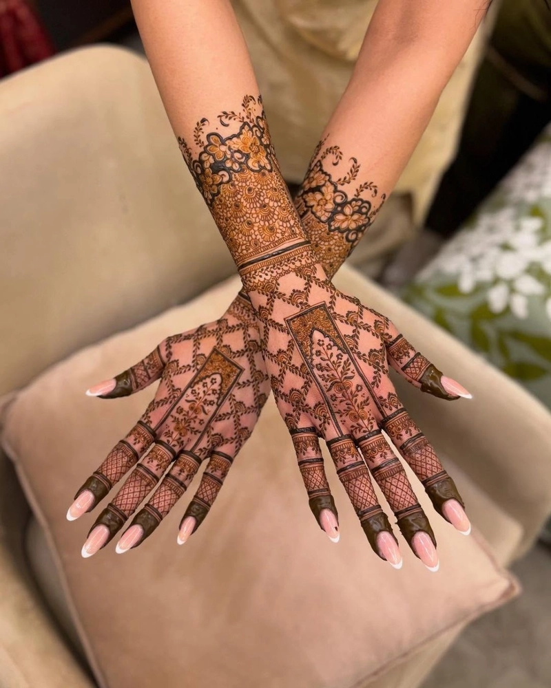 tattoo aesthetic mehndi design back hand