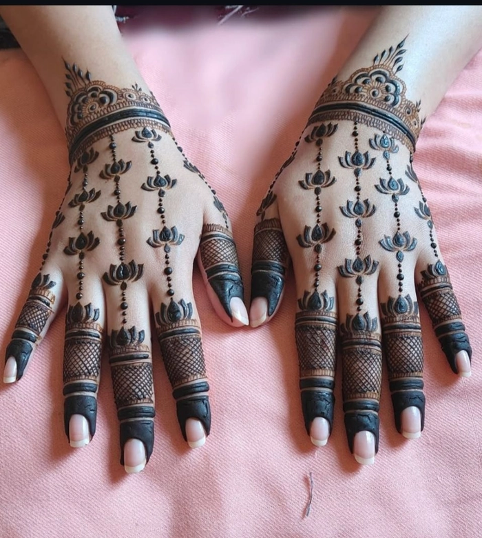 unique mehndi designs for front hands