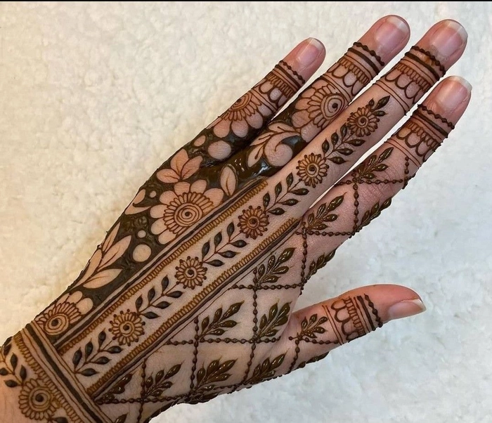 upper hand mehndi design 2022