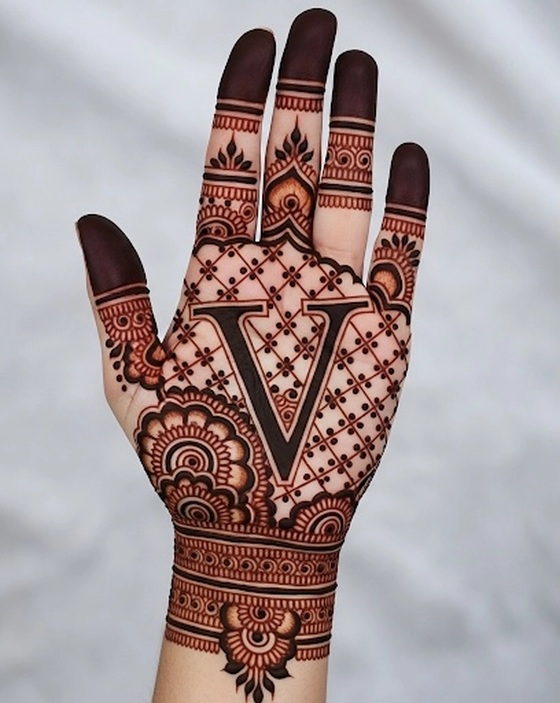 v shape finger mehndi design