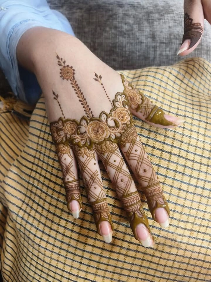 western mehndi design simple