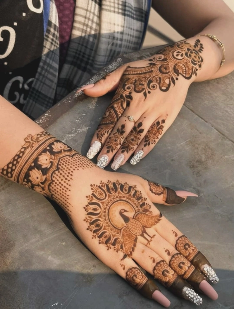wrist mehndi design