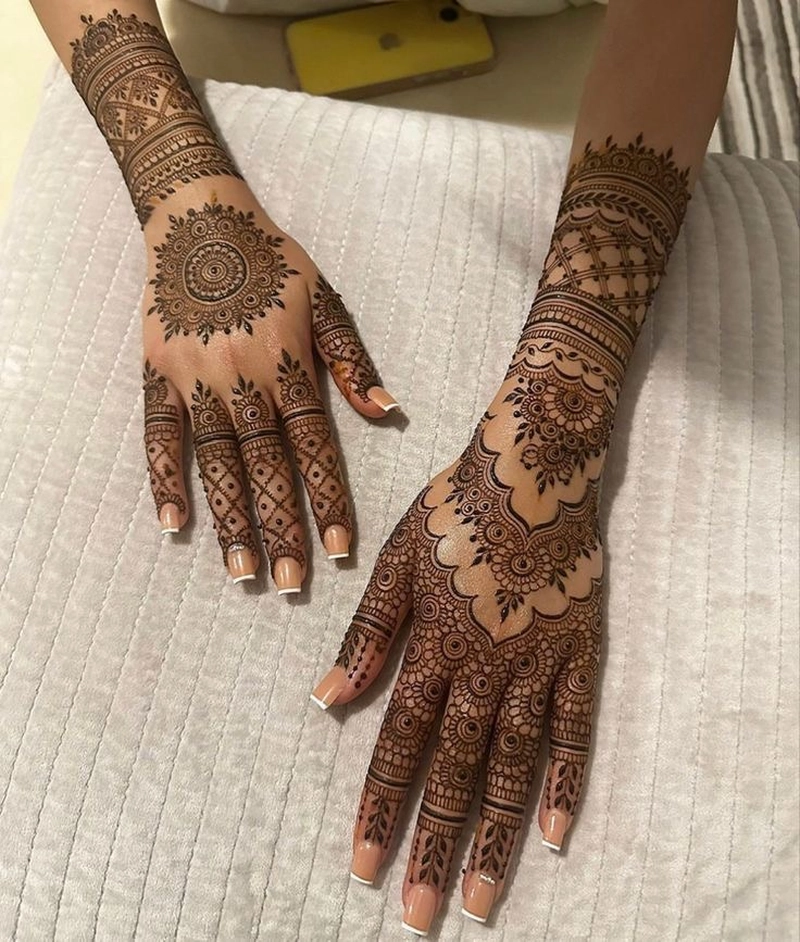 xwrist hand mehndi design