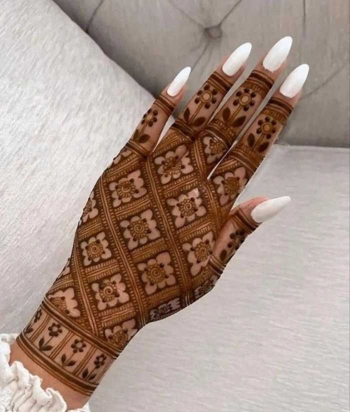 back hand checks mehndi design
