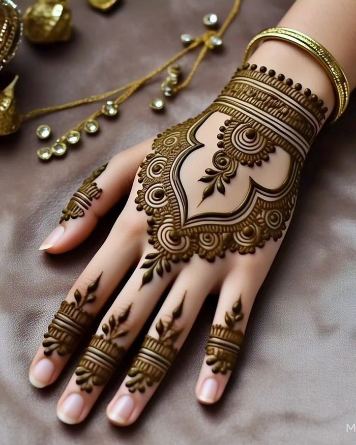 back hand palm mehndi design