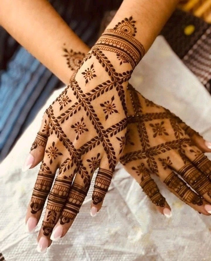 back side jali mehndi design