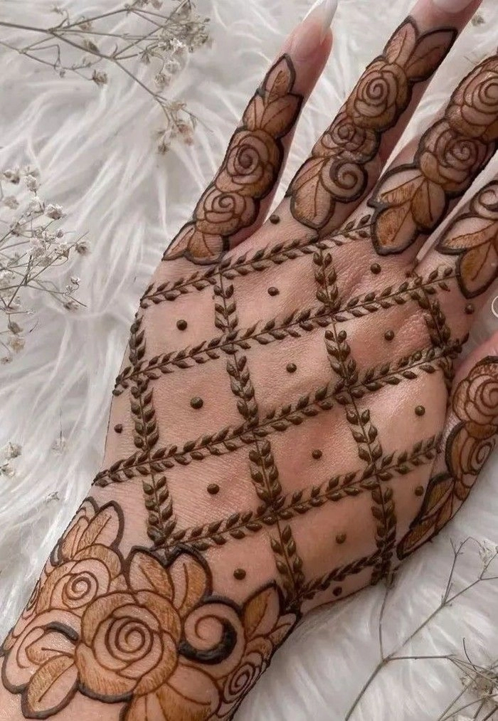 back side jali mehndi designs