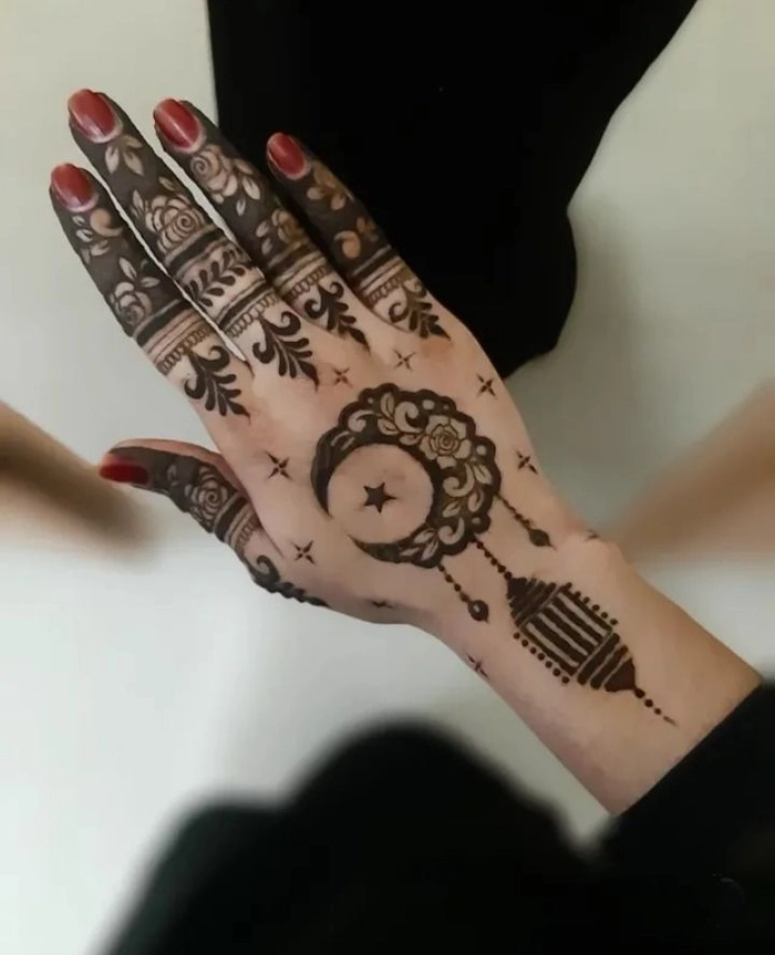 back ungli mehndi designs
