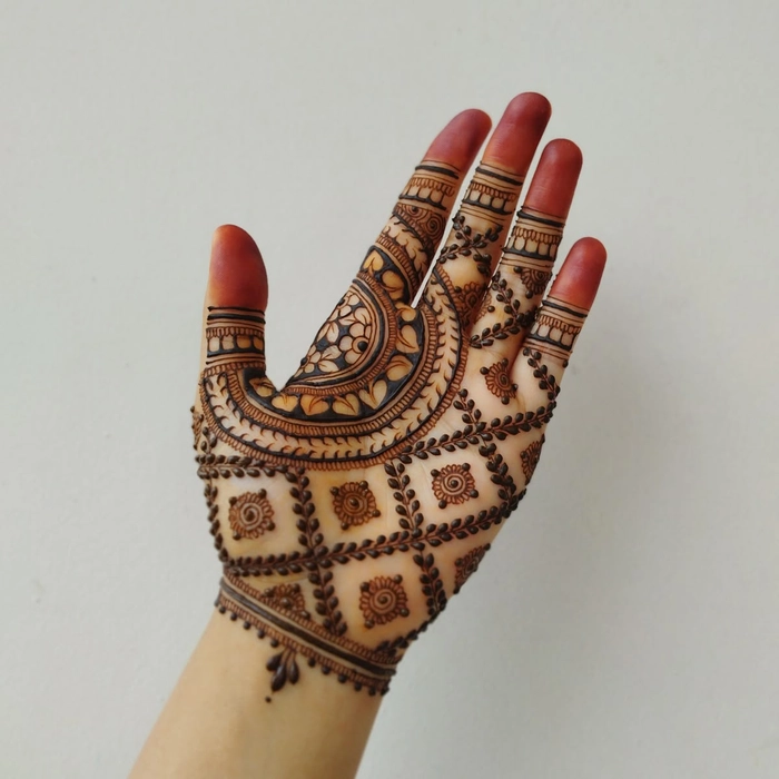 check mehndi design simple front hand