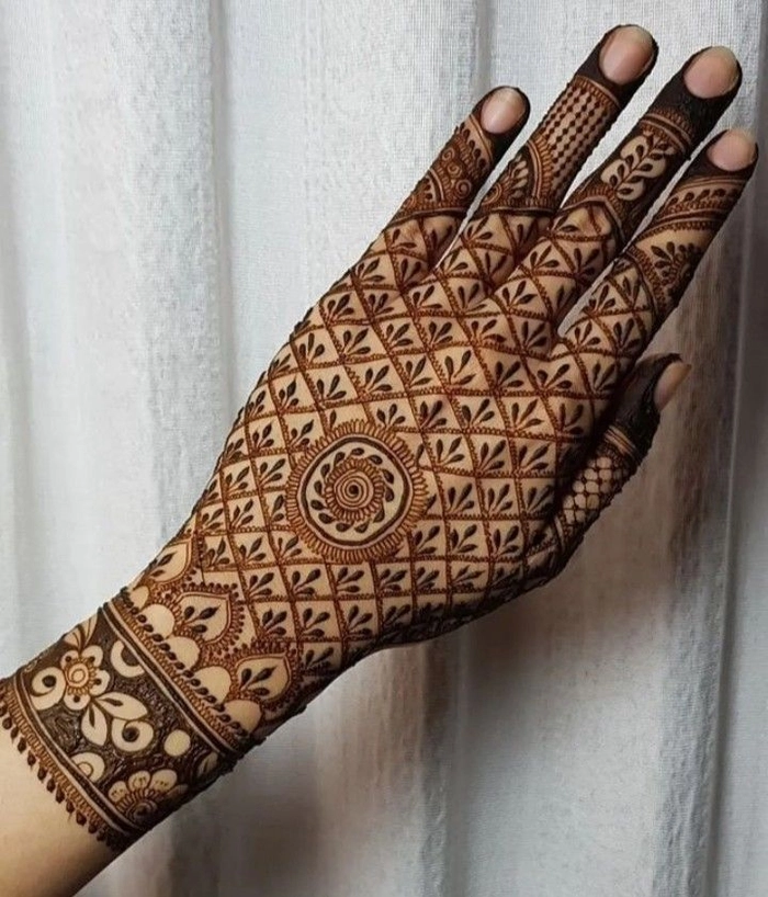 checks mehndi design back hand