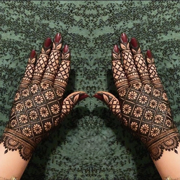 checks mehndi design simple
