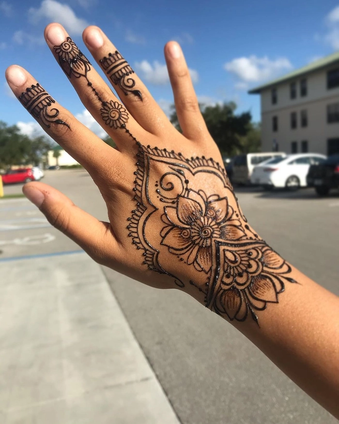easy and quick arabic mehndi design