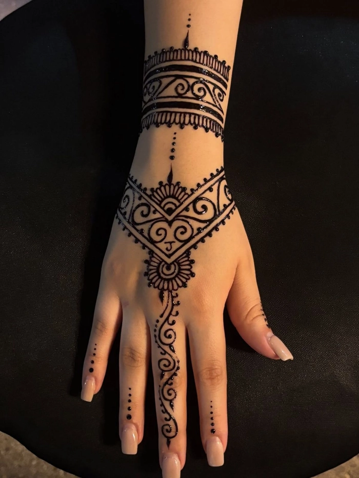 easy and quick mehndi design for hands