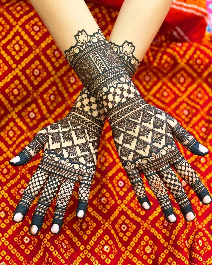 easy checks mehndi design