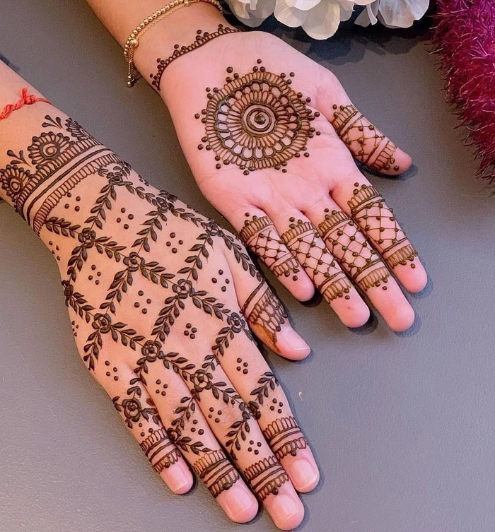front hand checks mehndi design