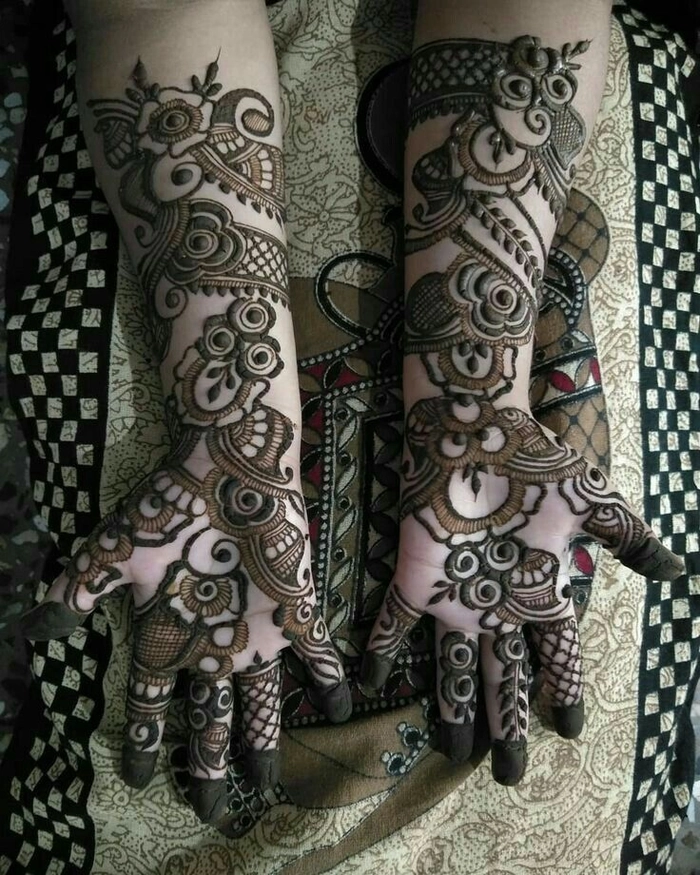 front hand simple mehndi design for sawan