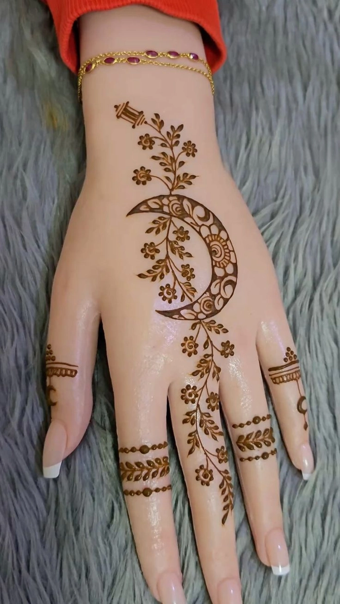 front side gorgeous mehndi design