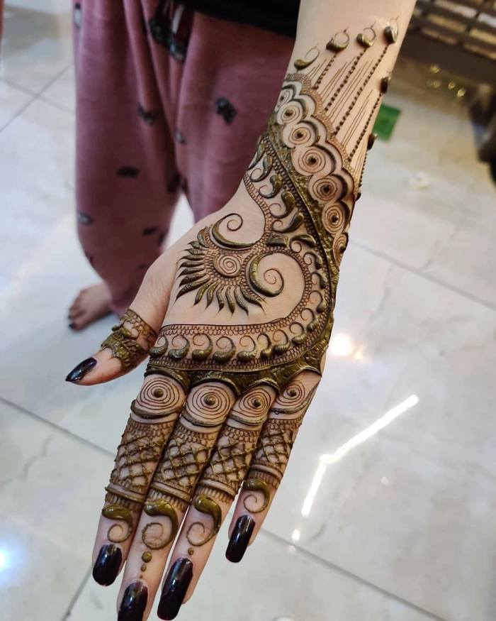 full hand mehndi design for sawan