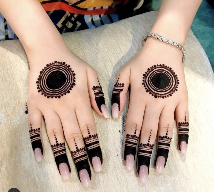 gol tikki mehndi design back hand easy