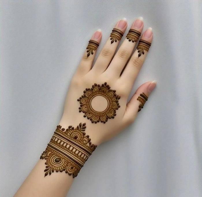 gol tikki mehndi design simple