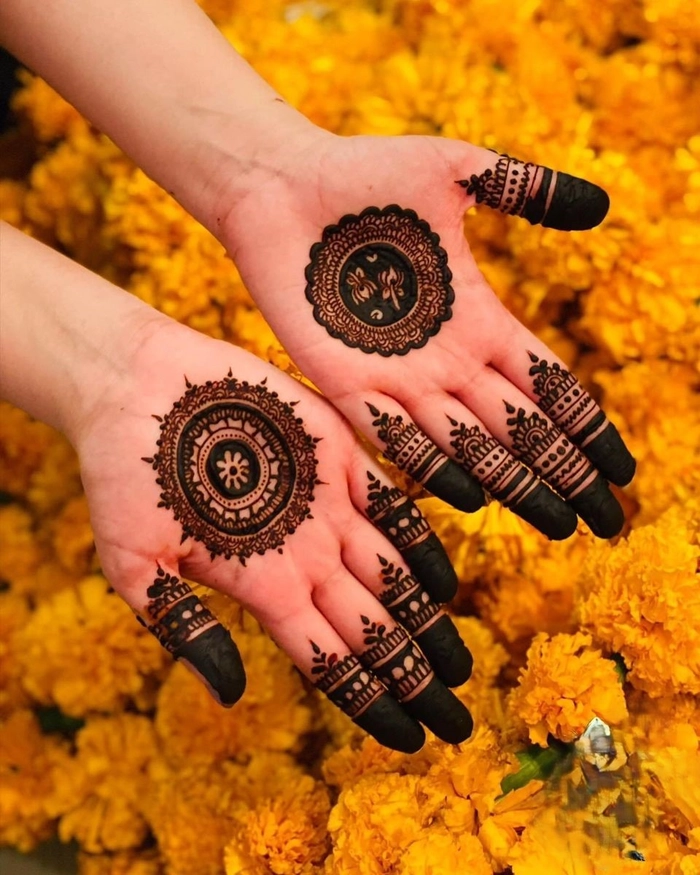 gol tikki mehndi eid mehndi design 2025
