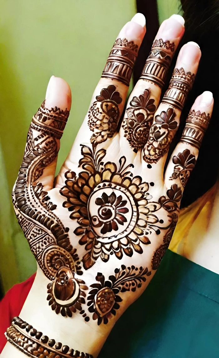 gorgeous mehndi designs front hand