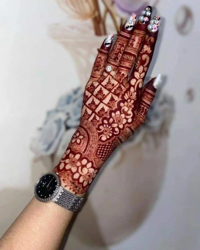 jali mehndi design back hand simple and beautiful