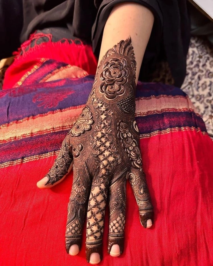 kashees mehndi design back hand simple