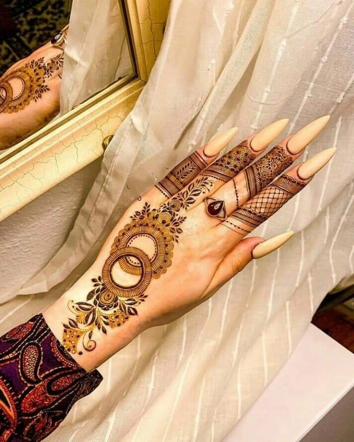 pair ki ungli mehndi design