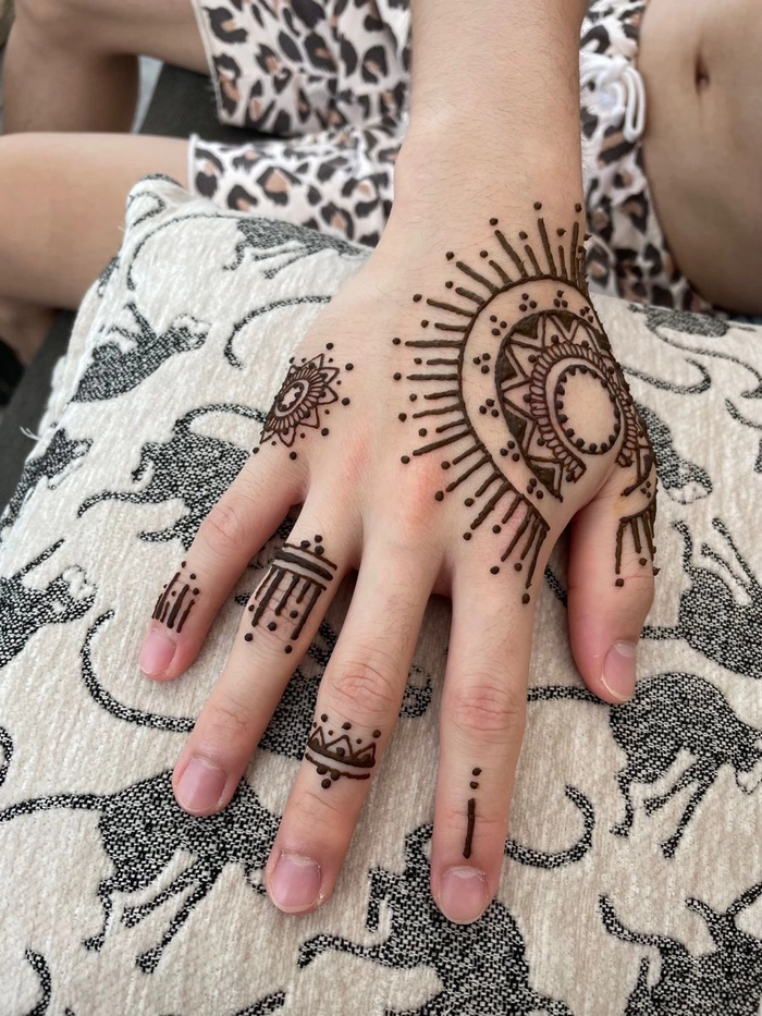 quick mehndi design simple and beautiful