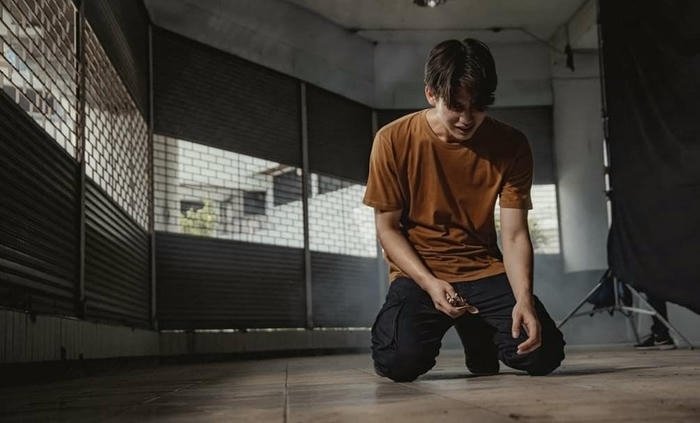 alone breakup sad boy dp