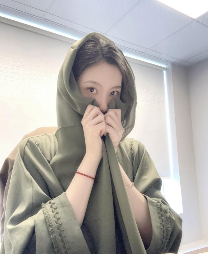 artistic abaya girl dp