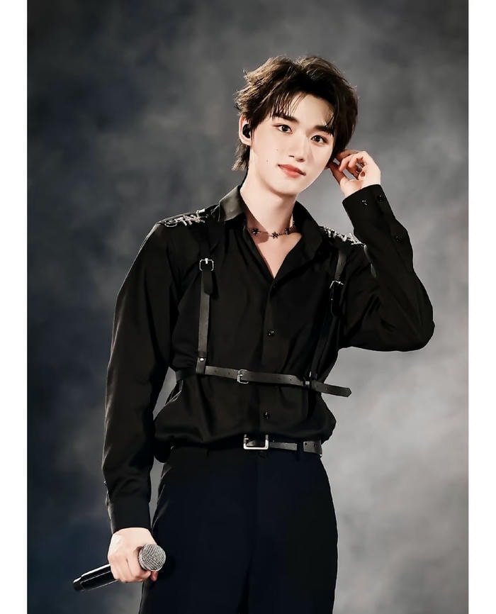 black aesthetic boy dp