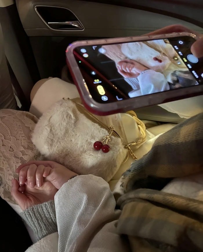 boy and girl holding hands dp