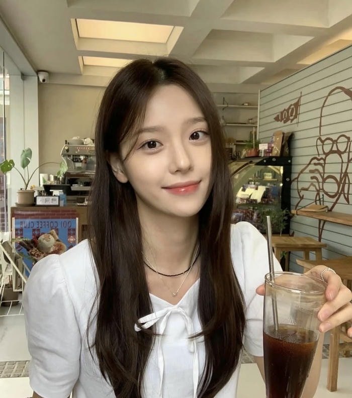 calm simple girl dp for instagram