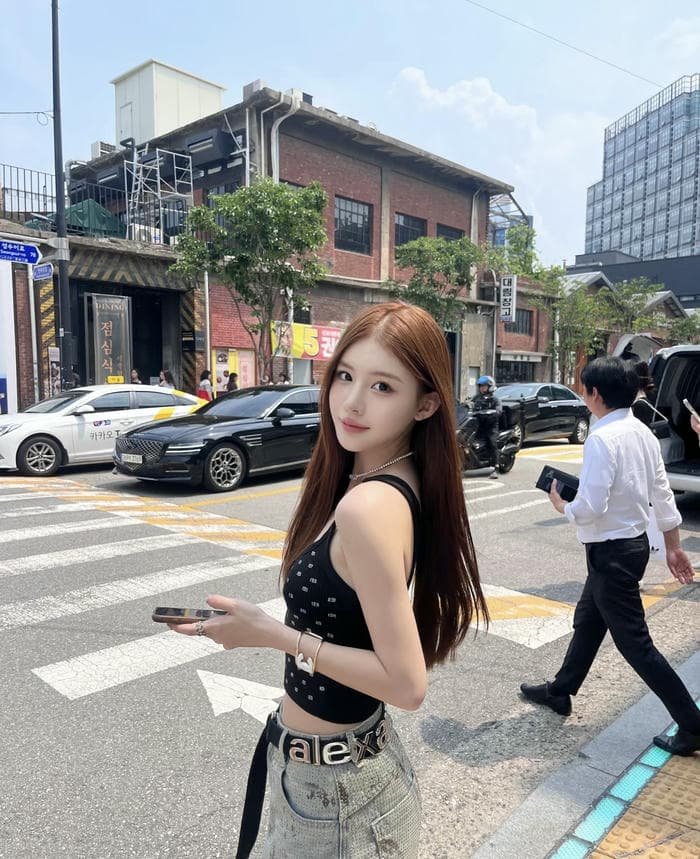 charming simple girl dp